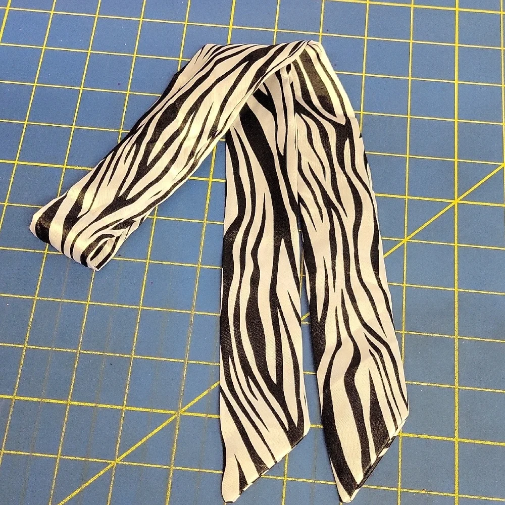 Zebra Print Head Purse Neck Twilly 32